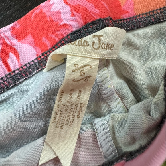 Matilda Jane - (Wonderment) Row of Roses Leggings |Size 6| - Picture 2 of 2